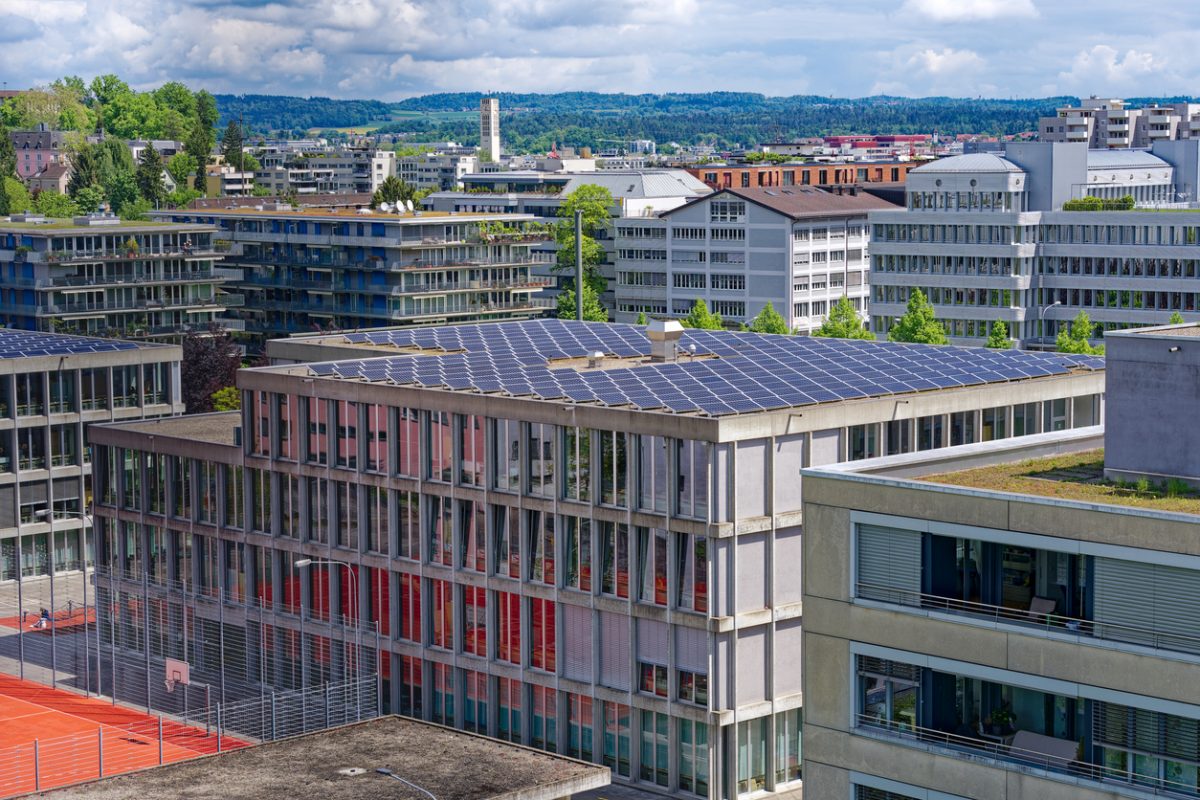 Erfolgreiche Partnerschaften zwischen Unternehmen und Investoren im Bereich erneuerbare Energien in Zürich und Berlin